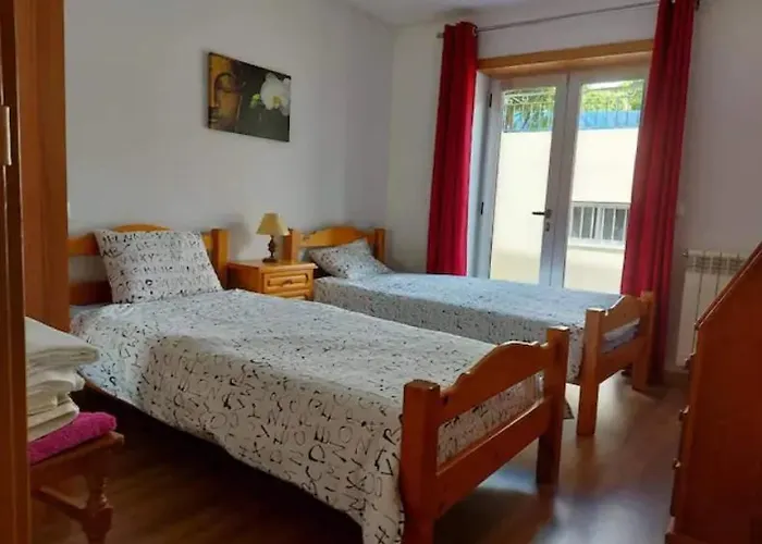 Casa Da Cavada - 6 Quartos-rooms Feriehus Caminha